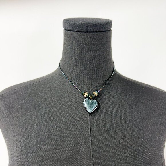 VINTAGE 90S STYLE HEART PENDANT NECKLACE - Picture 2 of 4